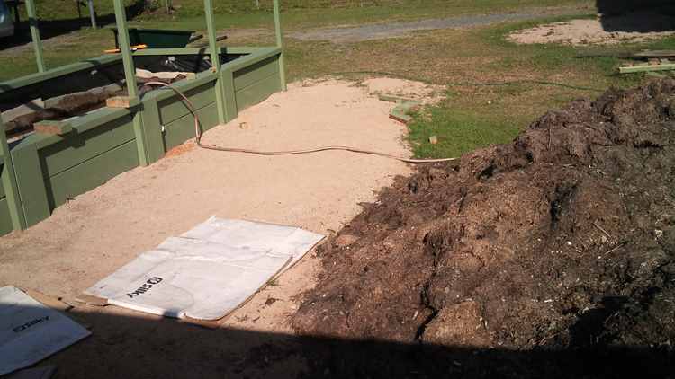 The next job was to move the compost into the hugulculture wicking bed